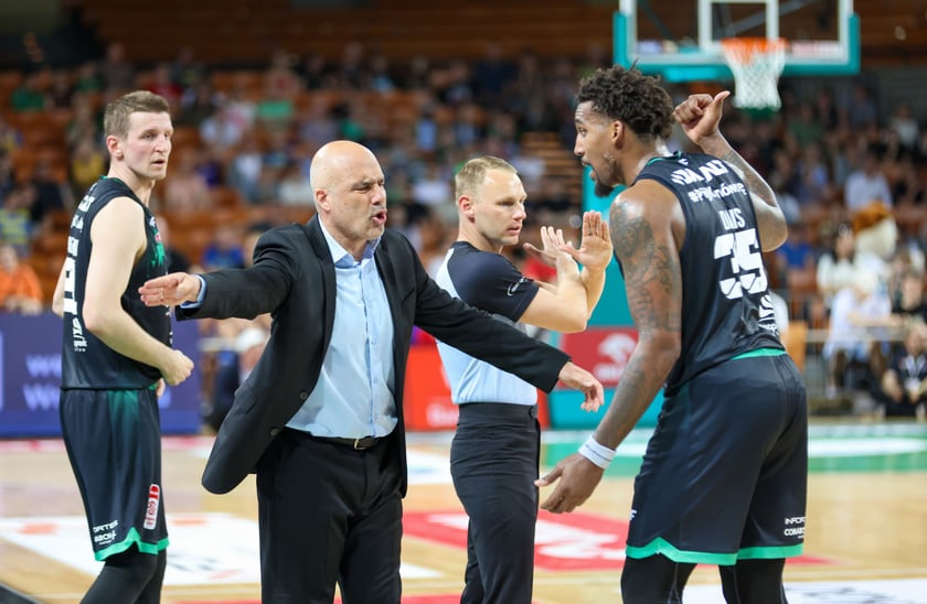 Mecz Śląska ze Stalą (91:87) w Hali Stulecia