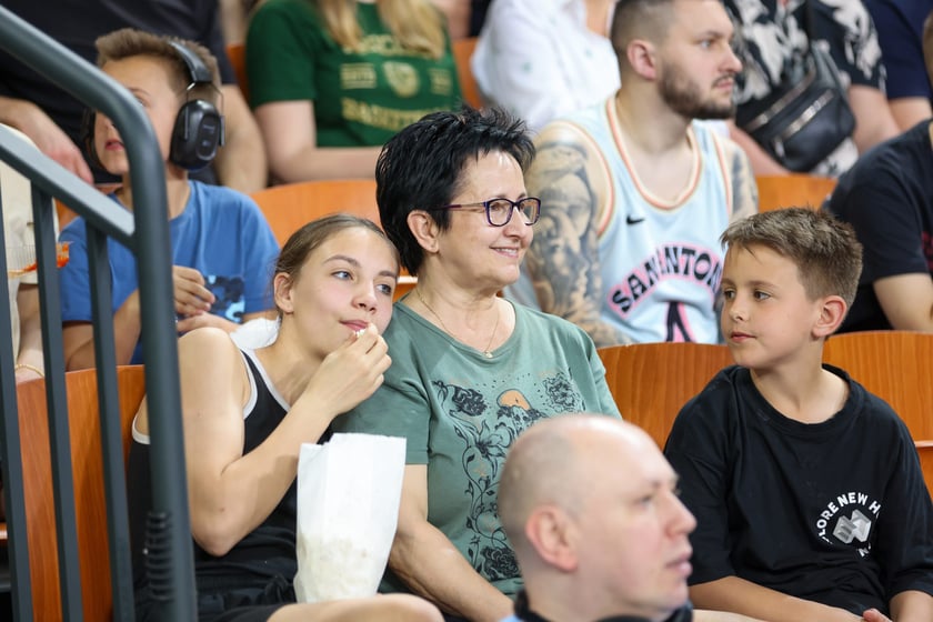 Mecz Śląska ze Stalą (91:87) w Hali Stulecia