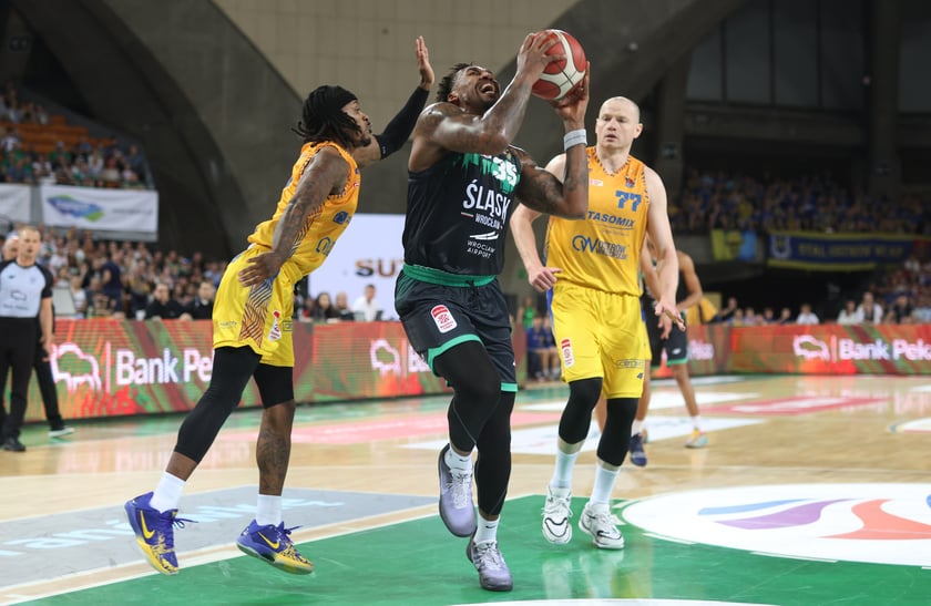 Mecz Śląska ze Stalą (91:87) w Hali Stulecia