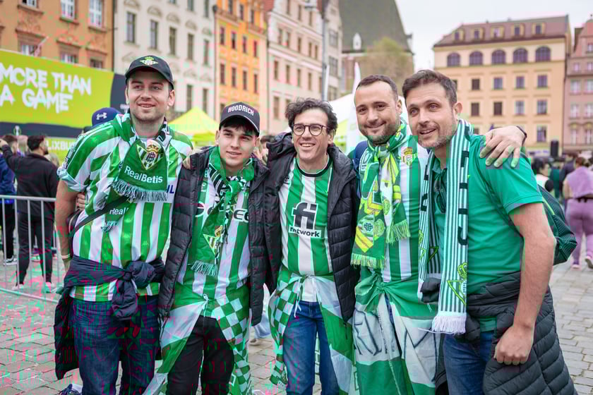 Pokazowy mecz w strefie Fan Festival w rynku, 28 maja 2025