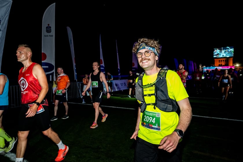 Uczestnicy 11. PKO Nocnego Wrocław Półmaratonu