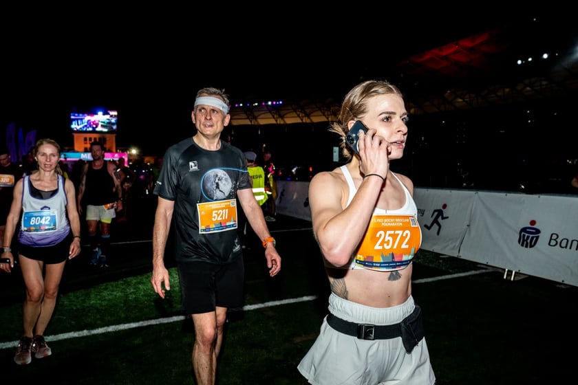 Uczestnicy 11. PKO Nocnego Wrocław Półmaratonu