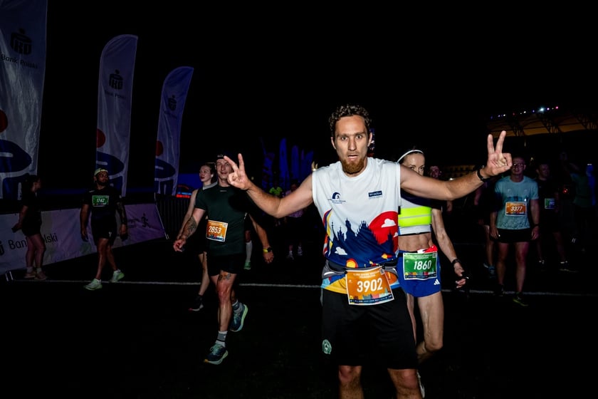 Uczestnicy 11. PKO Nocnego Wrocław Półmaratonu