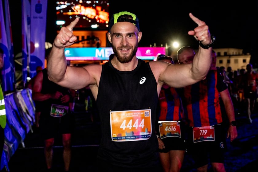 Uczestnicy 11. PKO Nocnego Wrocław Półmaratonu