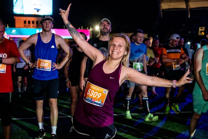 Uczestnicy 11. PKO Nocnego Wrocław Półmaratonu