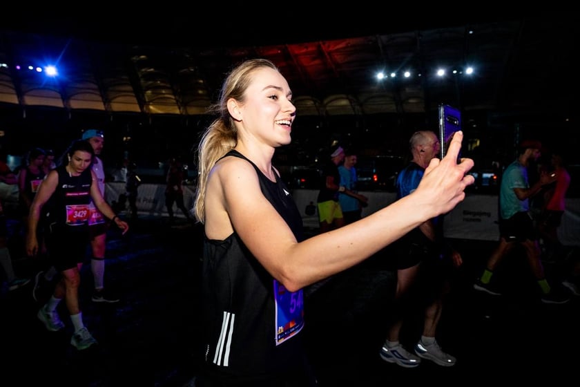 Uczestnicy 11. PKO Nocnego Wrocław Półmaratonu