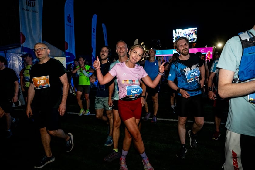 Uczestnicy 11. PKO Nocnego Wrocław Półmaratonu