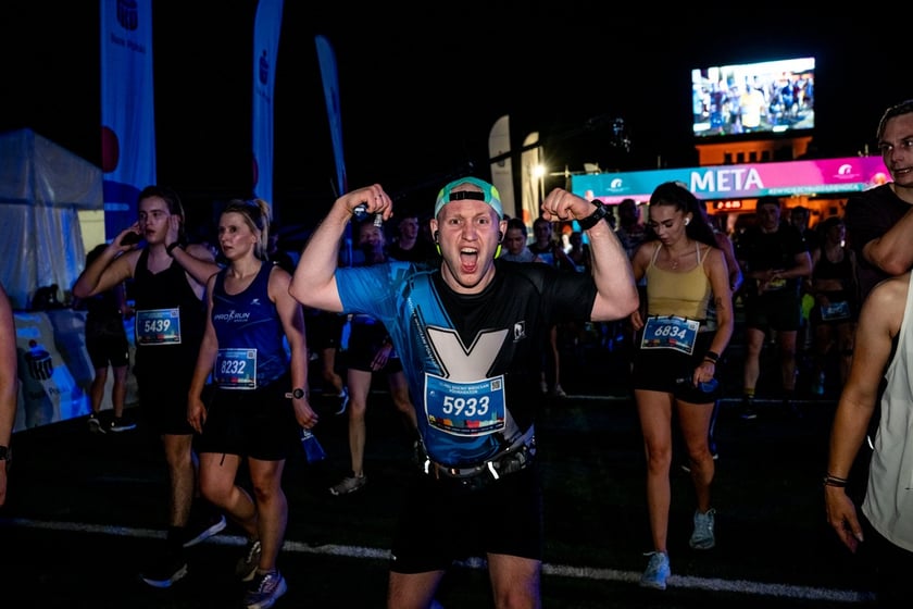 Uczestnicy 11. PKO Nocnego Wrocław Półmaratonu