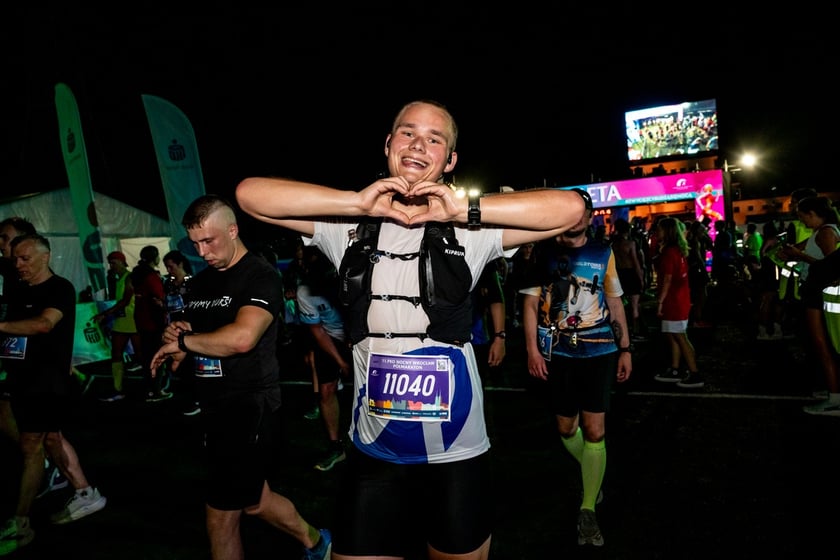 Uczestnicy 11. PKO Nocnego Wrocław Półmaratonu
