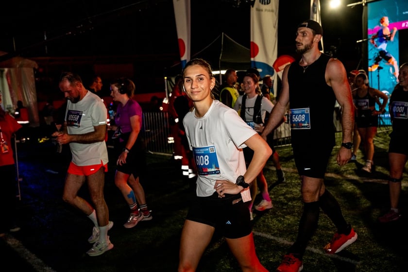Uczestnicy 11. PKO Nocnego Wrocław Półmaratonu