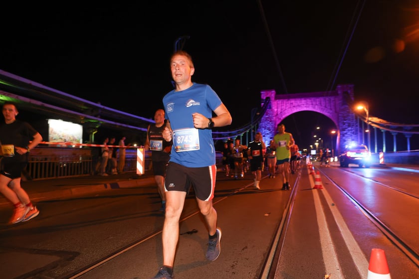 11. PKO Nocny Wrocław Półmaraton - zdjęcia biegaczy
