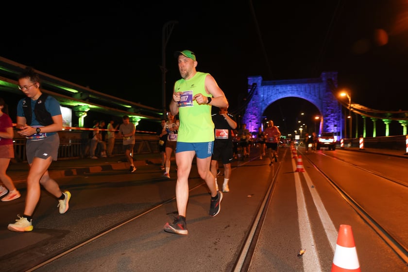 11. PKO Nocny Wrocław Półmaraton - zdjęcia biegaczy