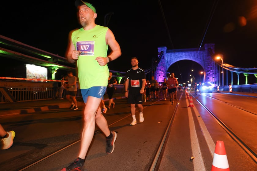 11. PKO Nocny Wrocław Półmaraton - zdjęcia biegaczy