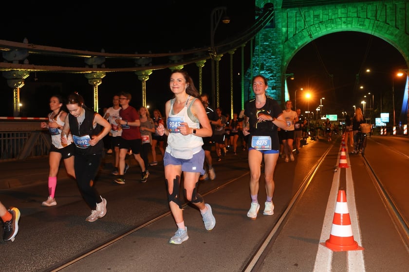 11. PKO Nocny Wrocław Półmaraton - zdjęcia biegaczy