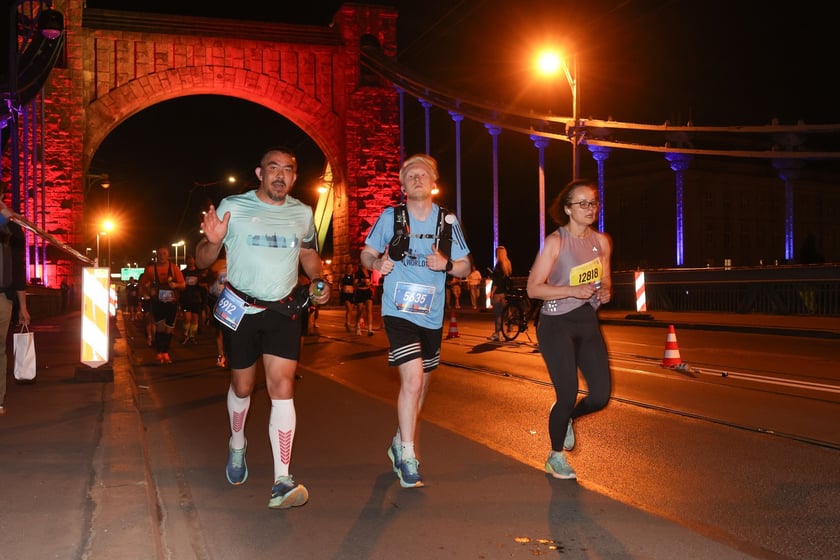 11. PKO Nocny Wrocław Półmaraton - zdjęcia biegaczy