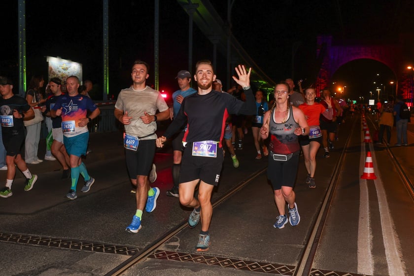 11. PKO Nocny Wrocław Półmaraton - zdjęcia biegaczy