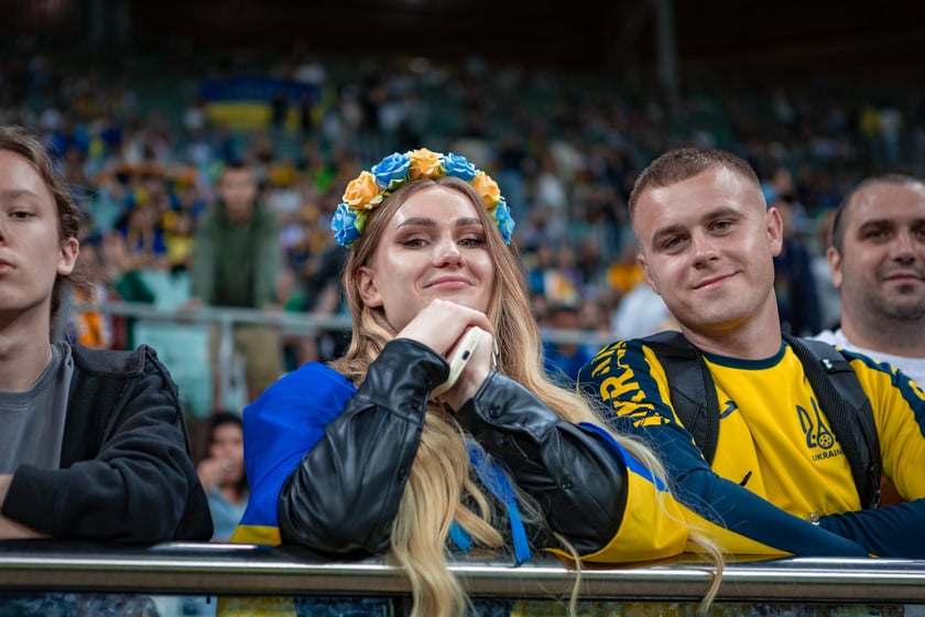 Kibice na meczu Ukraina - Francja na Tarczyński Arenie we Wrocławiu
