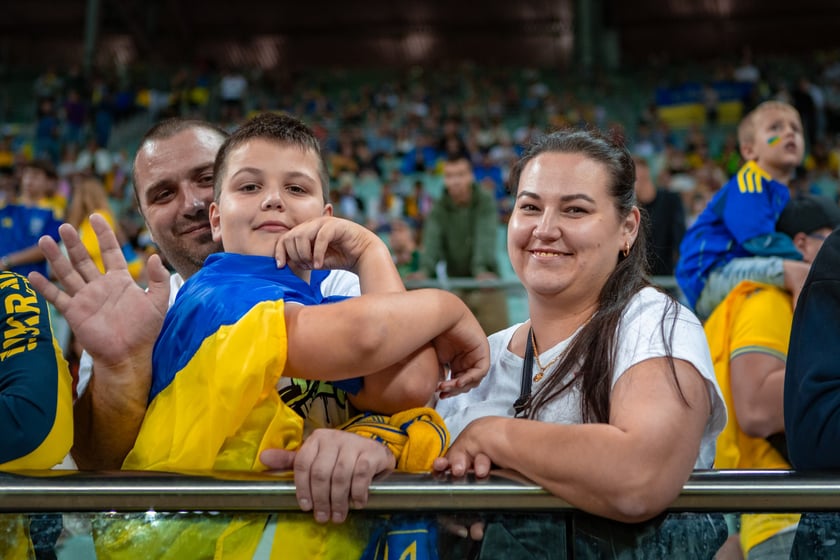 Kibice na meczu Ukraina - Francja na Tarczyński Arenie we Wrocławiu