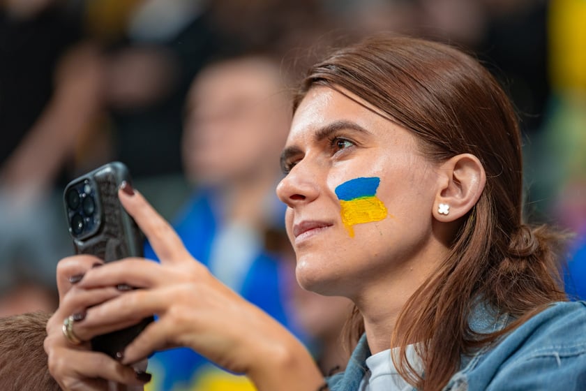 Kibice na meczu Ukraina - Francja na Tarczyński Arenie we Wrocławiu