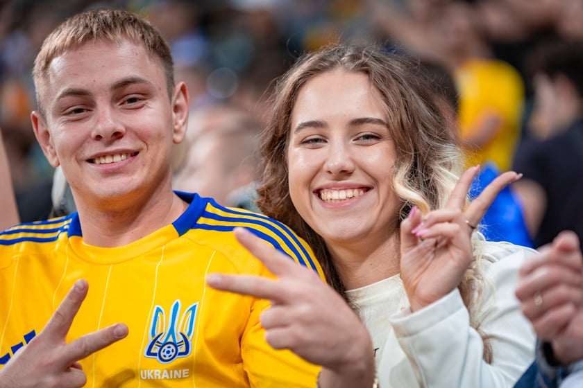 Kibice na meczu Ukraina - Francja na Tarczyński Arenie we Wrocławiu