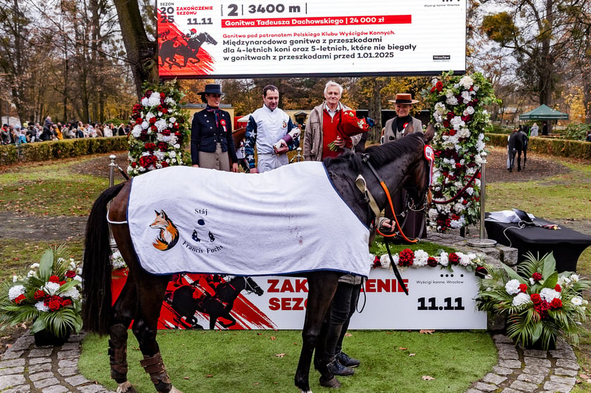 Ostatni dzień wyścigowy 11 listopada na wrocławskich Partynicach