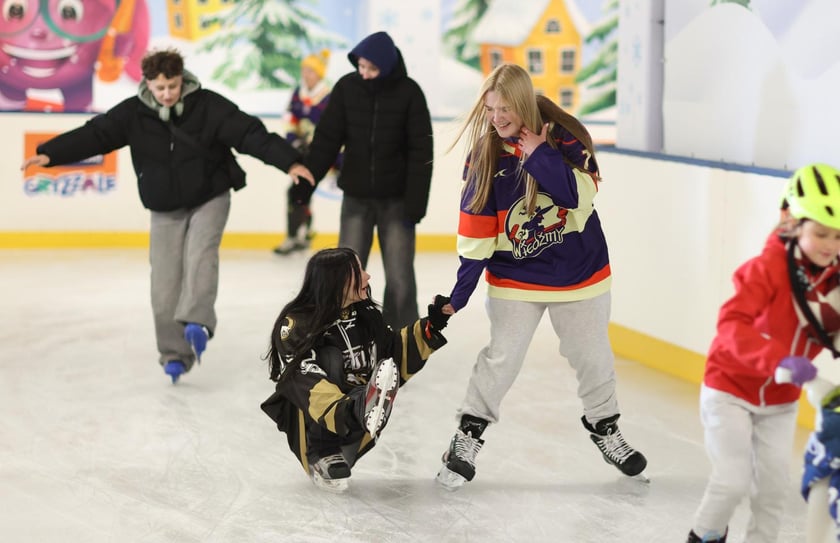 Sobotę 22 listopada 2025 r. ruszyło lodowisko na Tarczyński Arenie