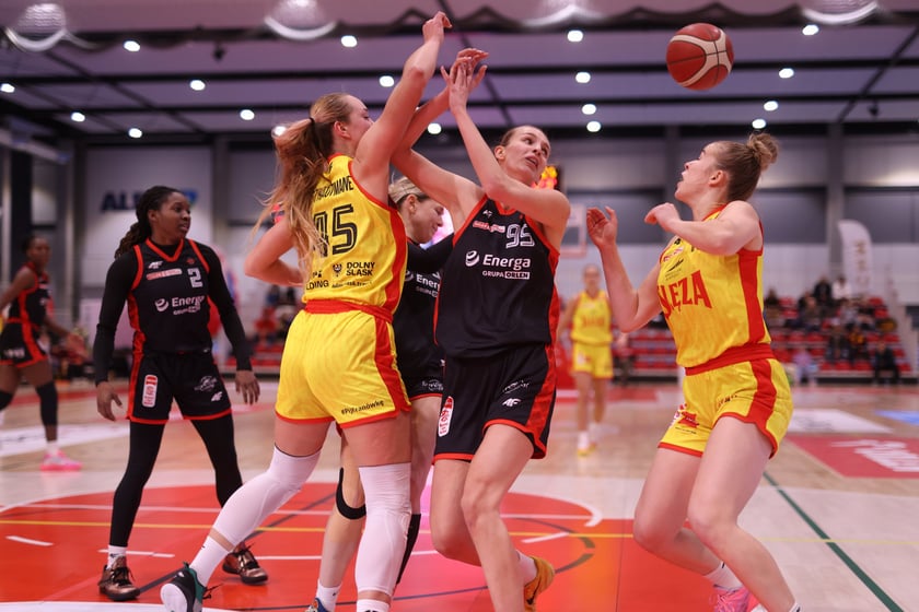 Zdjęcia z meczu Ślęza Wrocław - Energa Toruń - 27.12.2025 r.