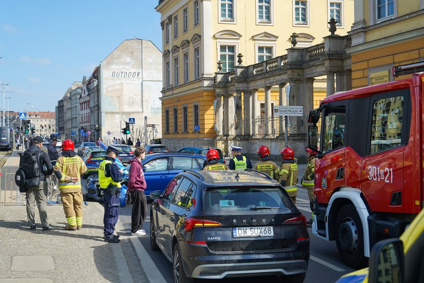 Powiększ obraz: Wypadek na ul. Kazimierza Wielkiego 24 kwietnia 2026 r.
