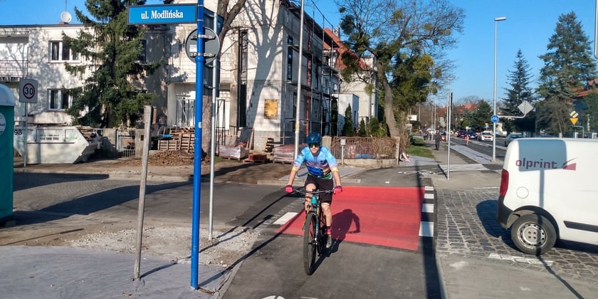 Nowe drogi rowerowe powstały przy ulicach Racławickiej i Skarbowców. Trwa budowa ciągu pieszo-rowerowego przy ul. Spiskiej.