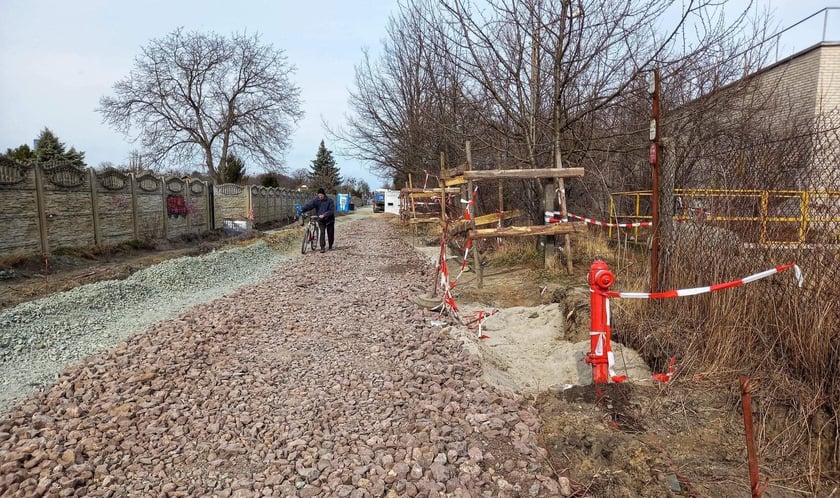 Nowe drogi rowerowe powstały przy ulicach Racławickiej i Skarbowców. Trwa budowa ciągu pieszo-rowerowego przy ul. Spiskiej.