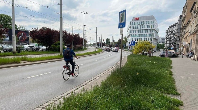 Przy ul. Dubois droga dla rowerów jest bardzo potrzebna.