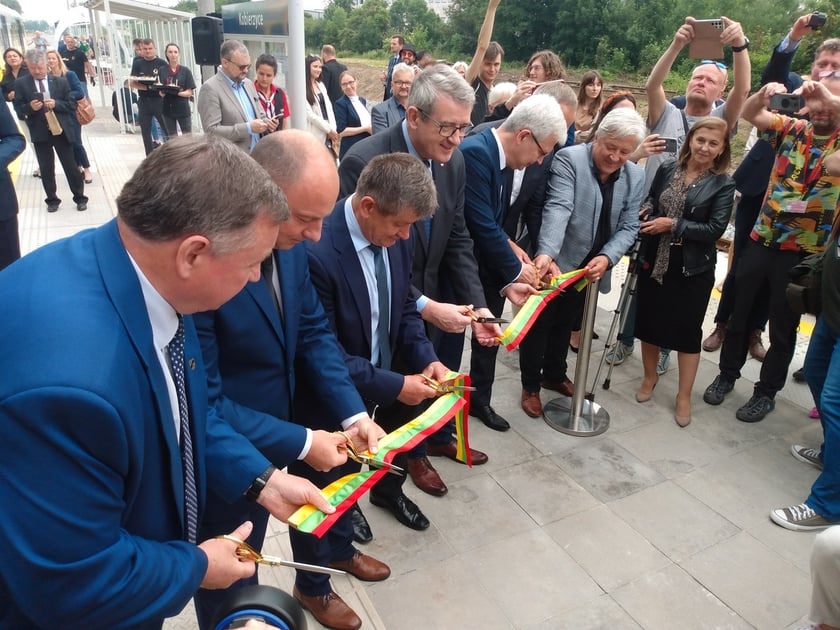 W poniedziałek, 6 czerwca, odbył się inauguracyjny przejazd pociągu z Wrocławia Głównego do Świdnicy. regularne kursy wracają na trasę od 12 czerwca.