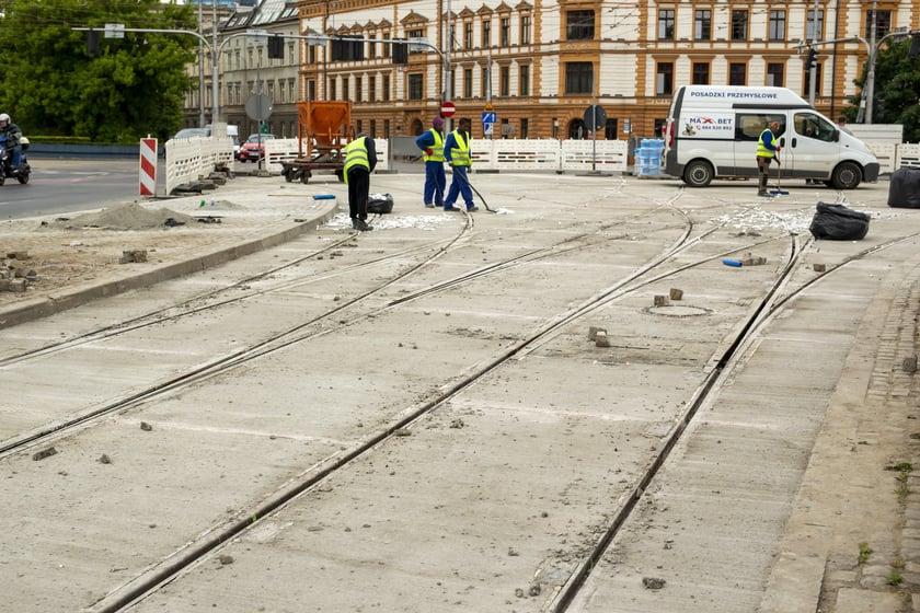 Rozpoczyna się ostatni etap prac związanych z remontem torowiska na pl. Jana Pawła II