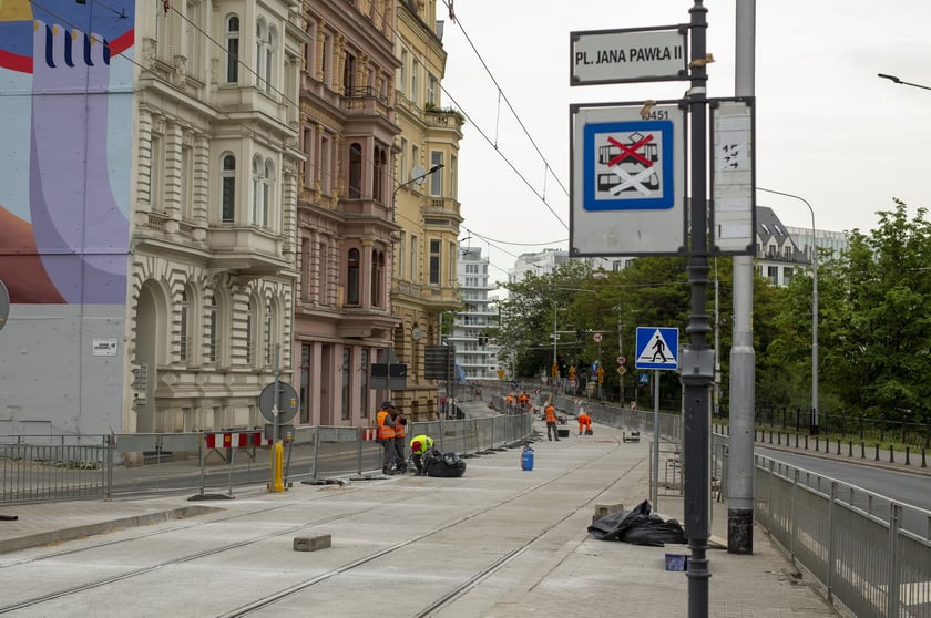 Rozpoczyna się ostatni etap prac związanych z remontem torowiska na pl. Jana Pawła II
