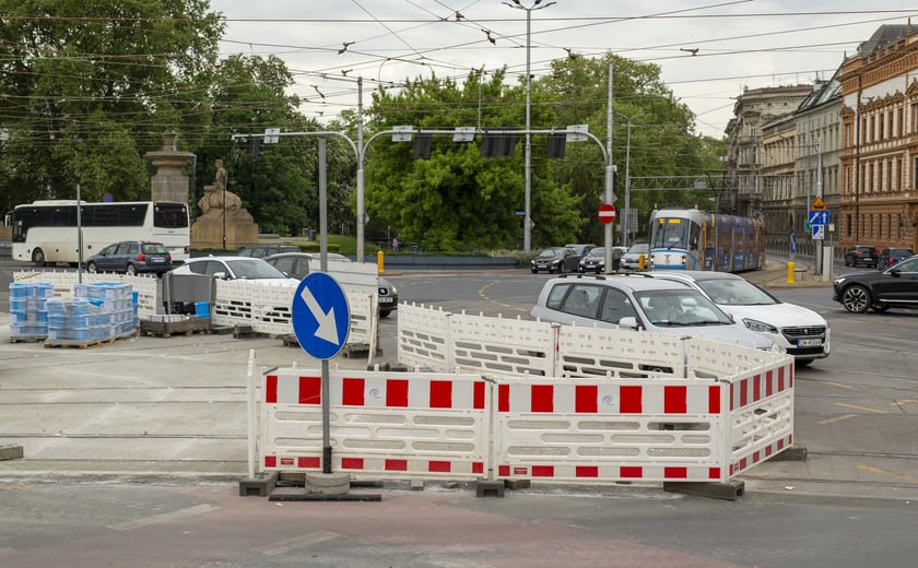 Rozpoczyna się ostatni etap prac związanych z remontem torowiska na pl. Jana Pawła II