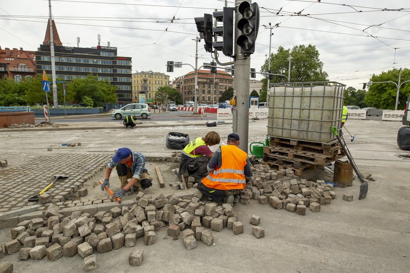 Rozpoczyna się ostatni etap prac związanych z remontem torowiska na pl. Jana Pawła II