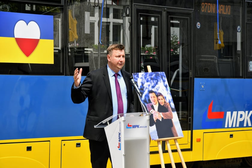 Niebiesko-żółty tramwaj będzie kursował na różnych liniach