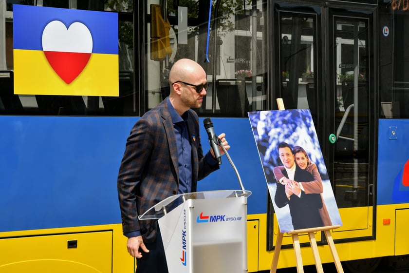 Niebiesko-żółty tramwaj będzie kursował na różnych liniach