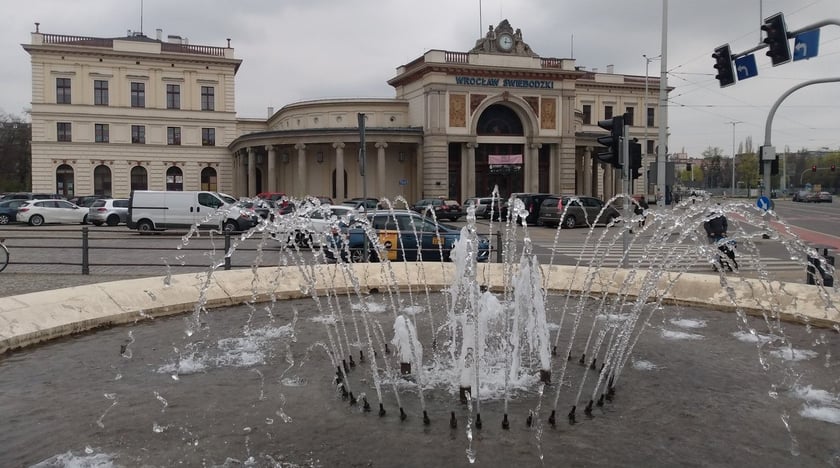 Podczas wycieczki rowerowej śladami wrocławskich dworców, warto zwiedzić stację Wrocław Świebodzki