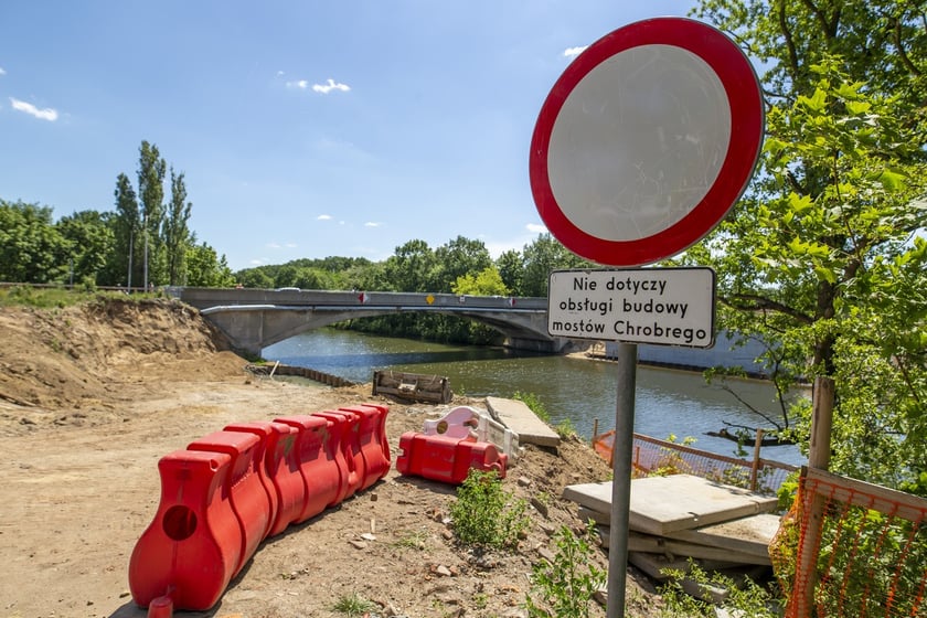 Trwa budowa nowych mostów Chrobrego