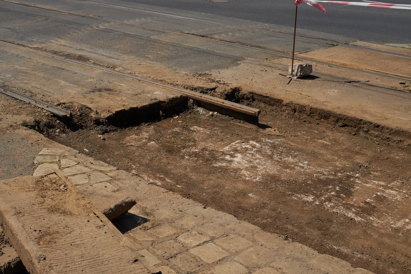 Remont torowiska na skrzyżowaniu Grabiszyńskiej i Zaporoskiej