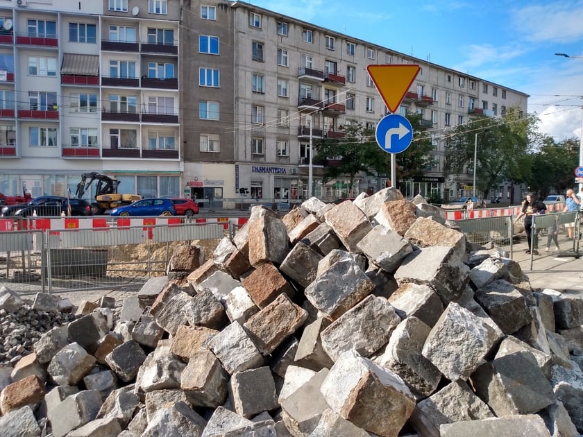 Trwa budowa drogi rowerowej przy ul. Sądowej, która połączy pl. Legionów z NFM