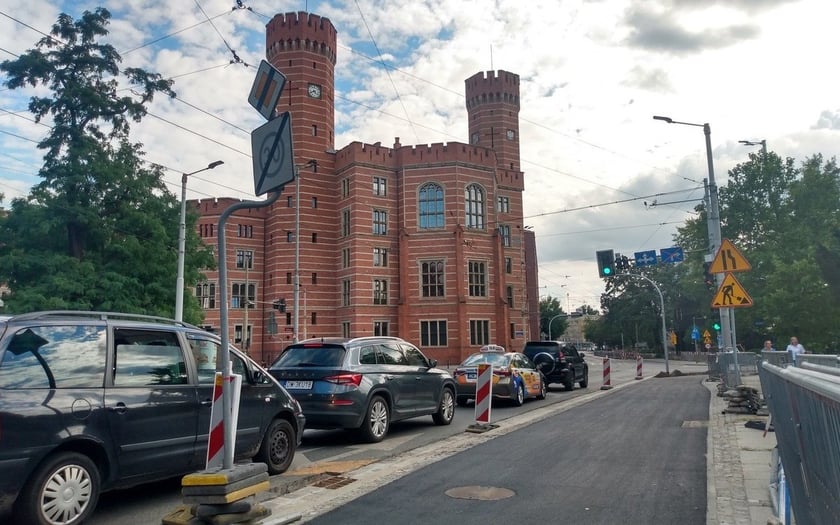 Trwa budowa drogi rowerowej przy ul. Sądowej, która połączy pl. Legionów z NFM