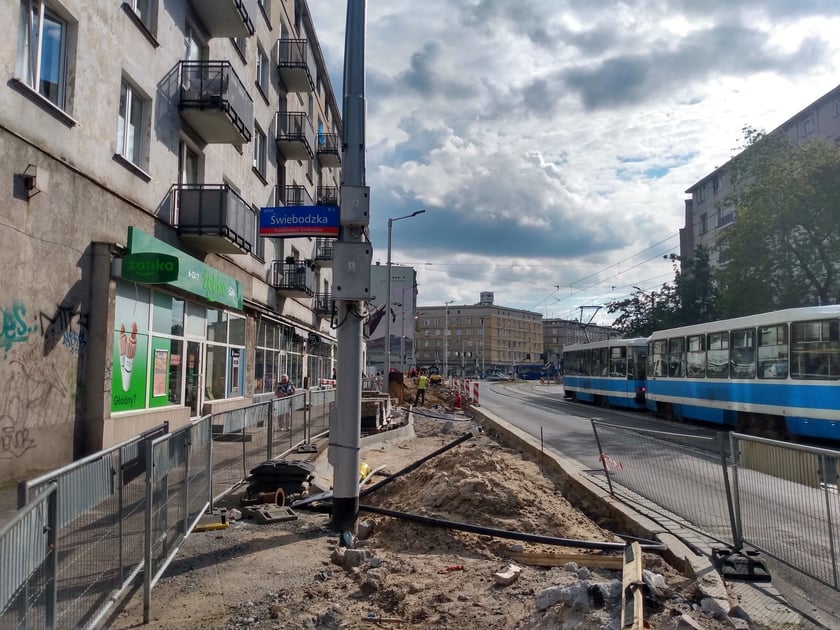 Trwa budowa drogi rowerowej przy ul. Sądowej, która połączy pl. Legionów z NFM