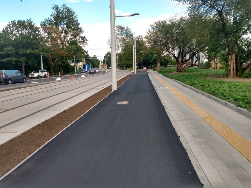 Trwa budowa dwóch dróg rowerowych z centrum miasta w kierunku osiedli - Popowice i Nowy Dwór