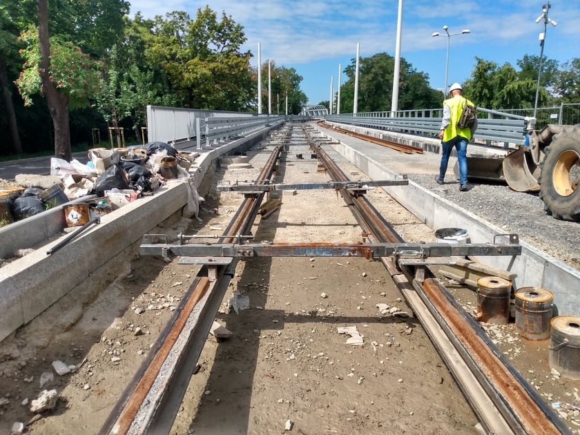 Postępują prace przy budowie Trasy Tramwajowo-Autobusowej (TAT) na Nowy Dwór