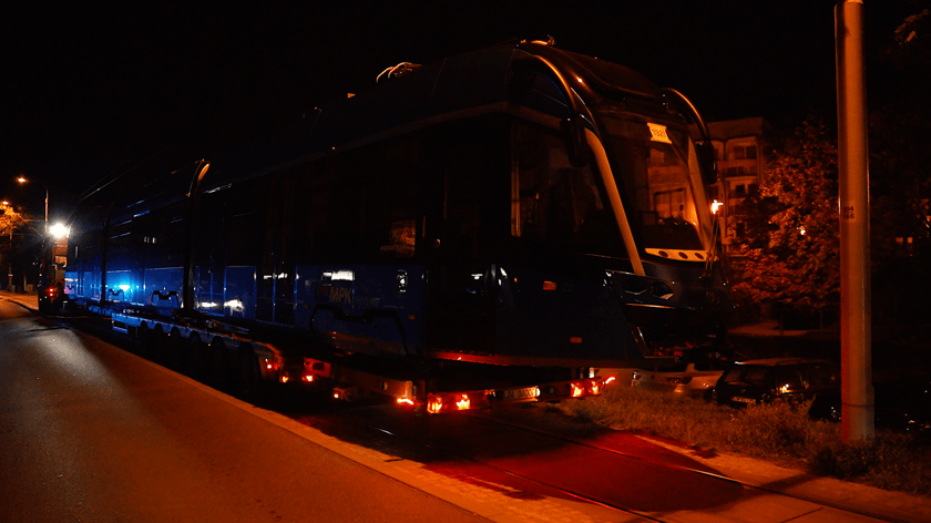 Nocy transport nowego tramwaju Moderus Gamma 2, 15 sierpnia 2022