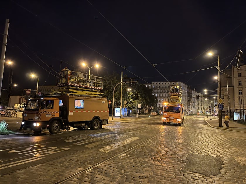 W ramach modernizacji ul. Pomorskiej zdemontowano część sieci trakcyjnej