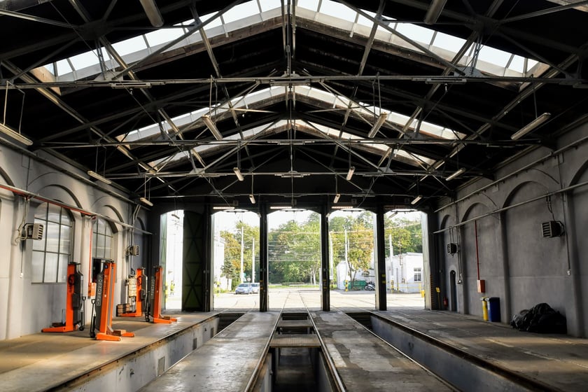 Remont zajezdni tramwajowej Gaj ruszył w poniedziałek, 12 września. Prace potrwają trzy miesiące i pozwolą usprawnić możliwości serwisowania taboru MPK Wrocław