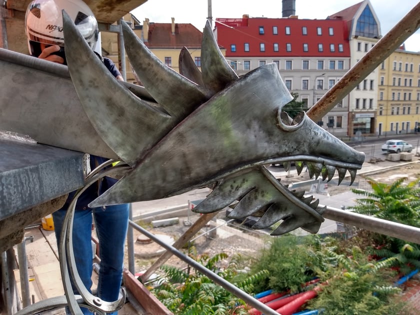 Jeden z czterech rzygaczy, które są montowane na strażnicach, przy wjeździe na most Pomorski Południowy